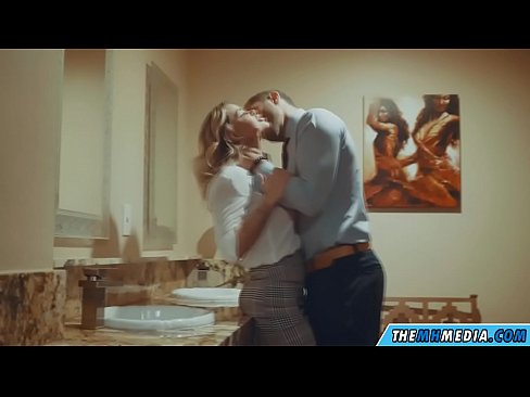 ❤️ Том биетэй шаргал үст таныг нийтийн бие засах газар уруу татах үед ❤️❌ Порно vk mn.dewporn.ru ️❤
